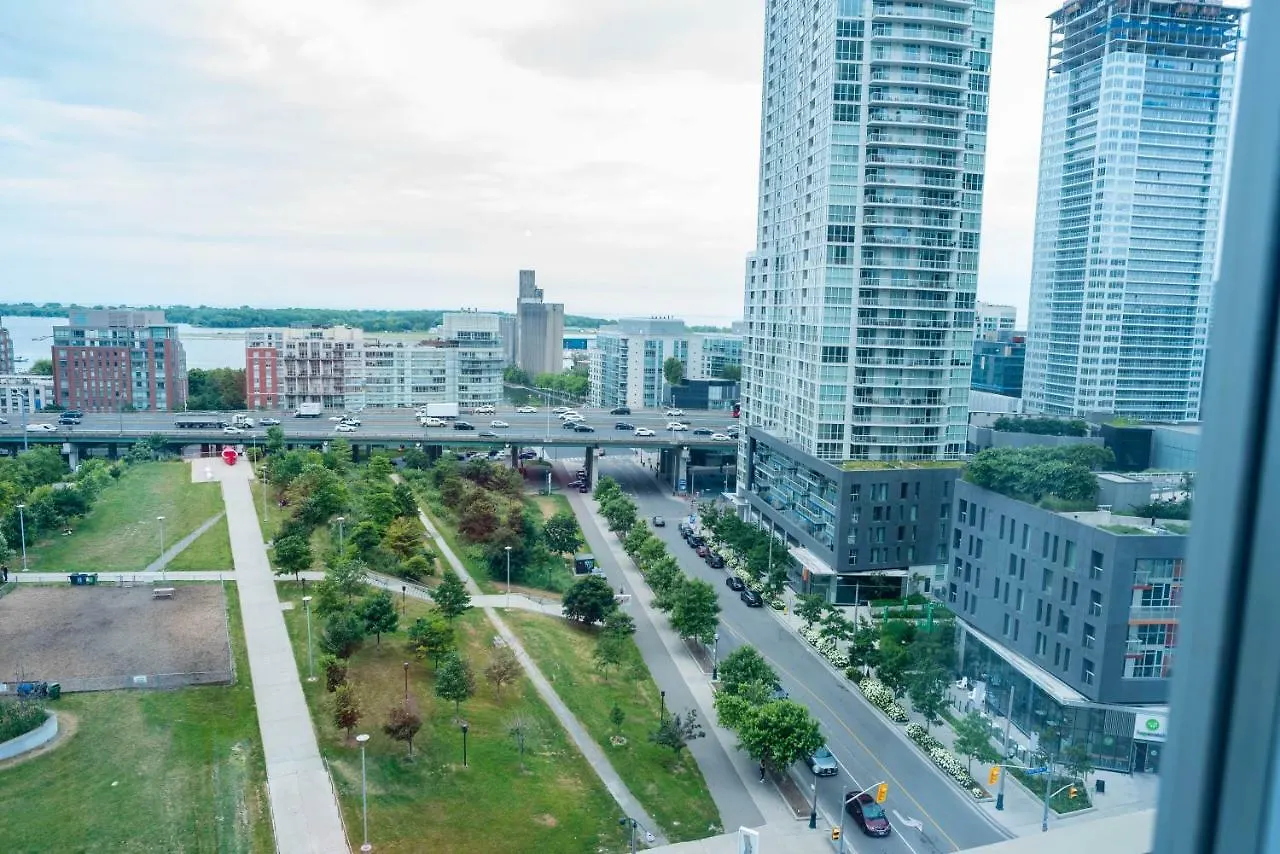 Apartment Luxury Downtown Toronto Condo - 2 Bedroom