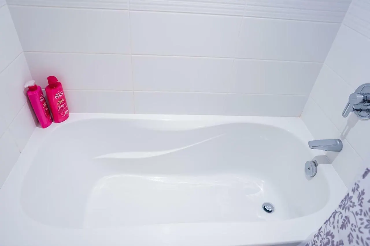 Luxury Downtown Toronto Condo - 2 Bedroom Apartment