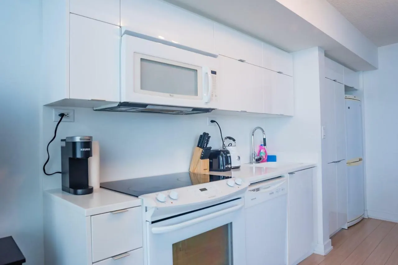 Luxury Downtown Toronto Condo - 2 Bedroom 0*,  Canada