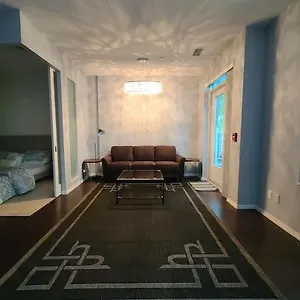 Appartement Luxury Lakefront Condo+free Parking+pool+gym+patio, Toronto