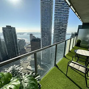 Luxury Downtown 2 Bedroom With And Views And Free Parking Apartment