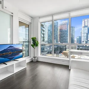 Heart Of Downtown Toronto! Apartment