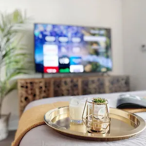 Deluxe In Downtown With Amazing View Apartment