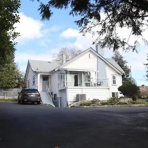  Homestay Gorge Waterway Vacation Canada